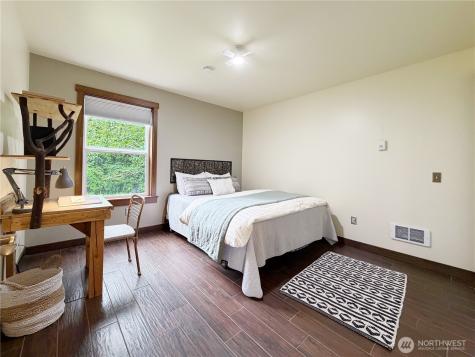 17 B Whidbey Island Drive Hat Island WA 98206
