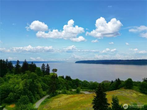 17 B Whidbey Island Drive Hat Island WA 98206