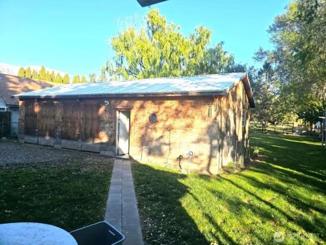 44 Weatherstone Road Omak WA 98841