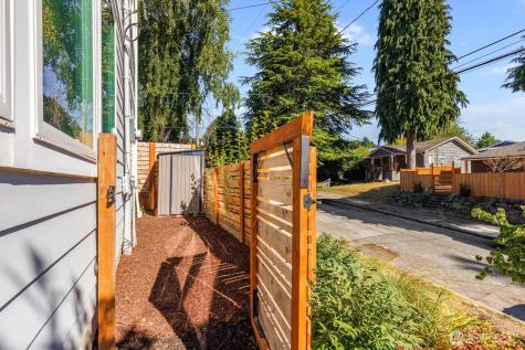4326 SW Mills Street Seattle WA 98136