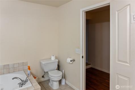 1203 E Section Street Mount Vernon WA 98274
