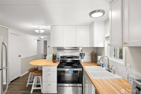 40 N Canal View Road Hoodsport WA 98548
