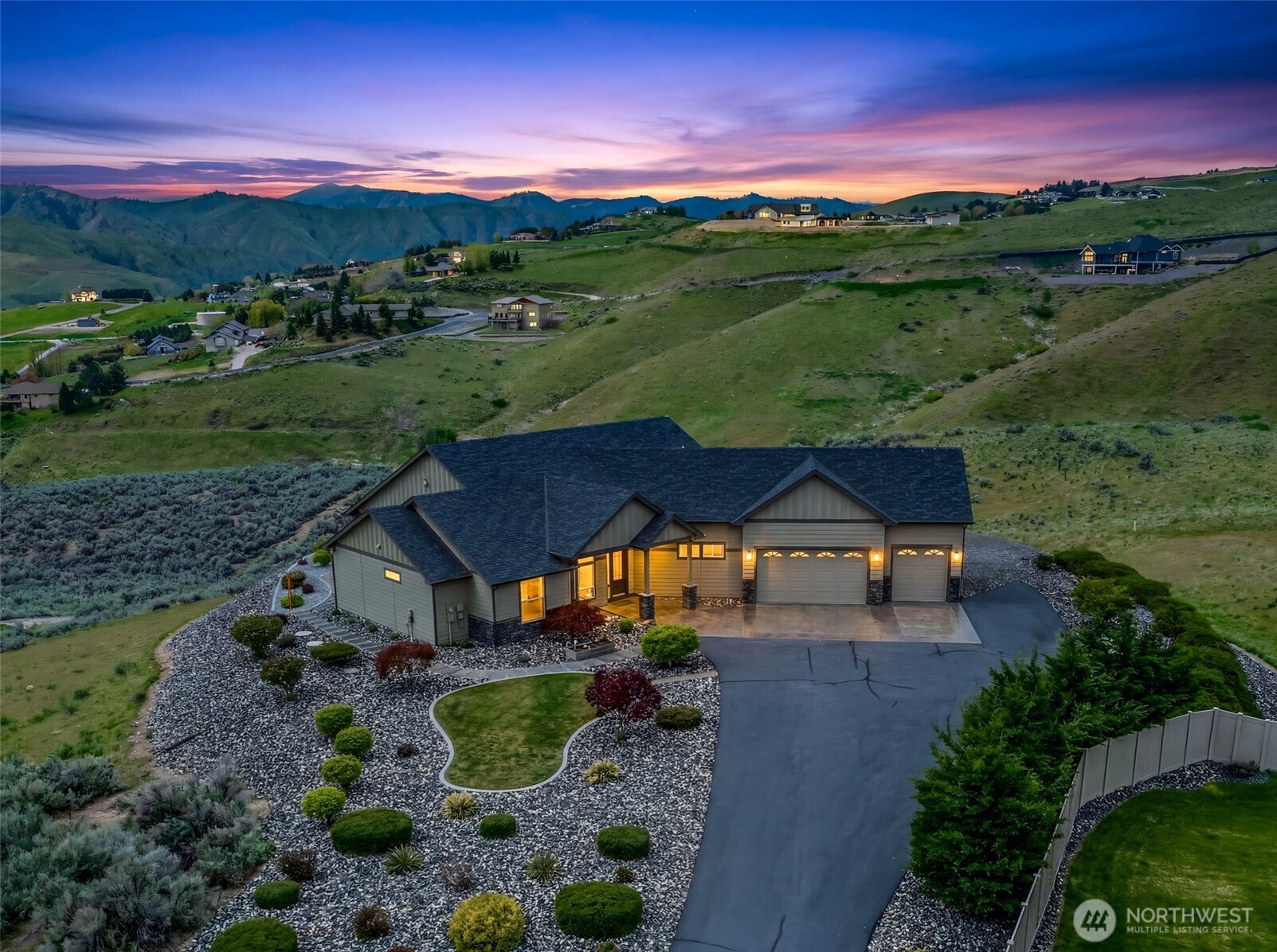 125 E Mountain Brook Lane Wenatchee WA 98801