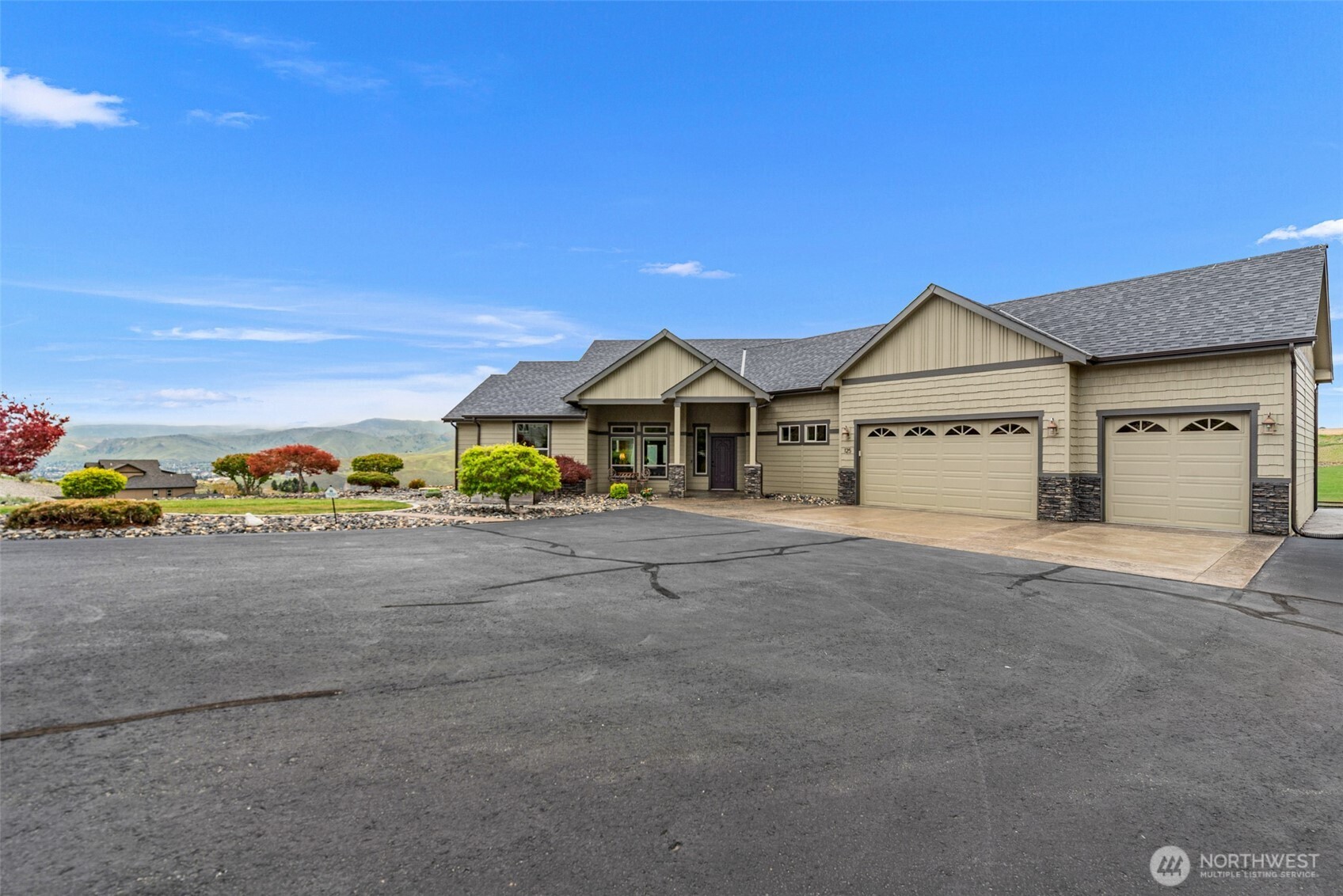 125 E Mountain Brook Lane Wenatchee WA 98801