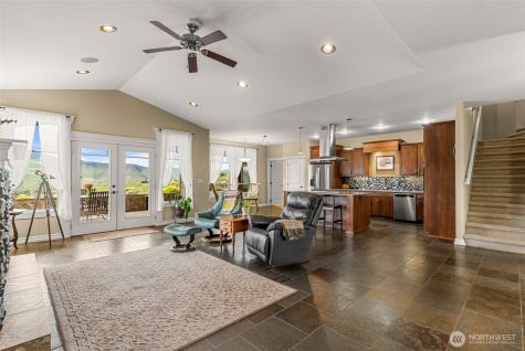 125 E Mountain Brook Lane Wenatchee WA 98801