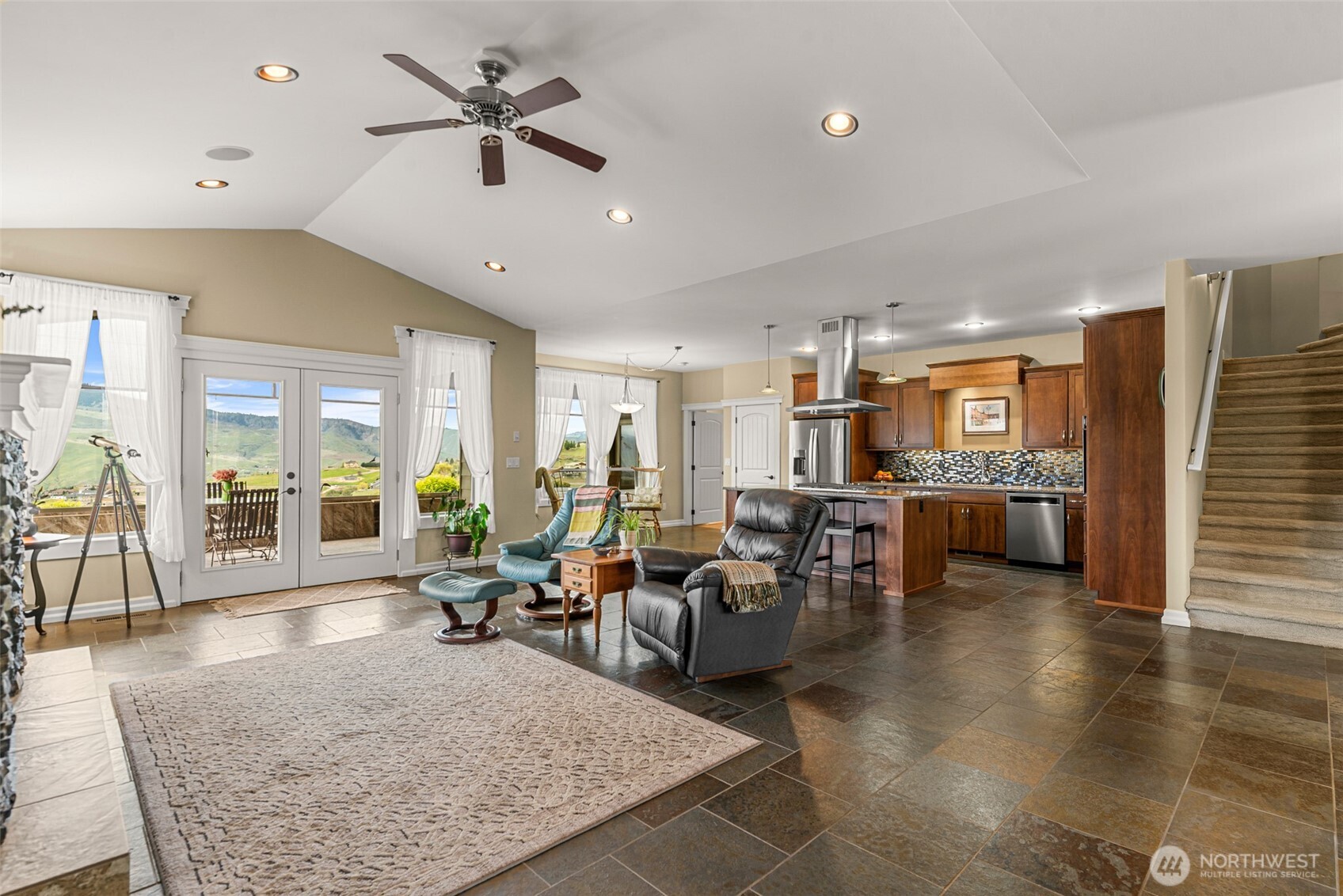 125 E Mountain Brook Lane Wenatchee WA 98801
