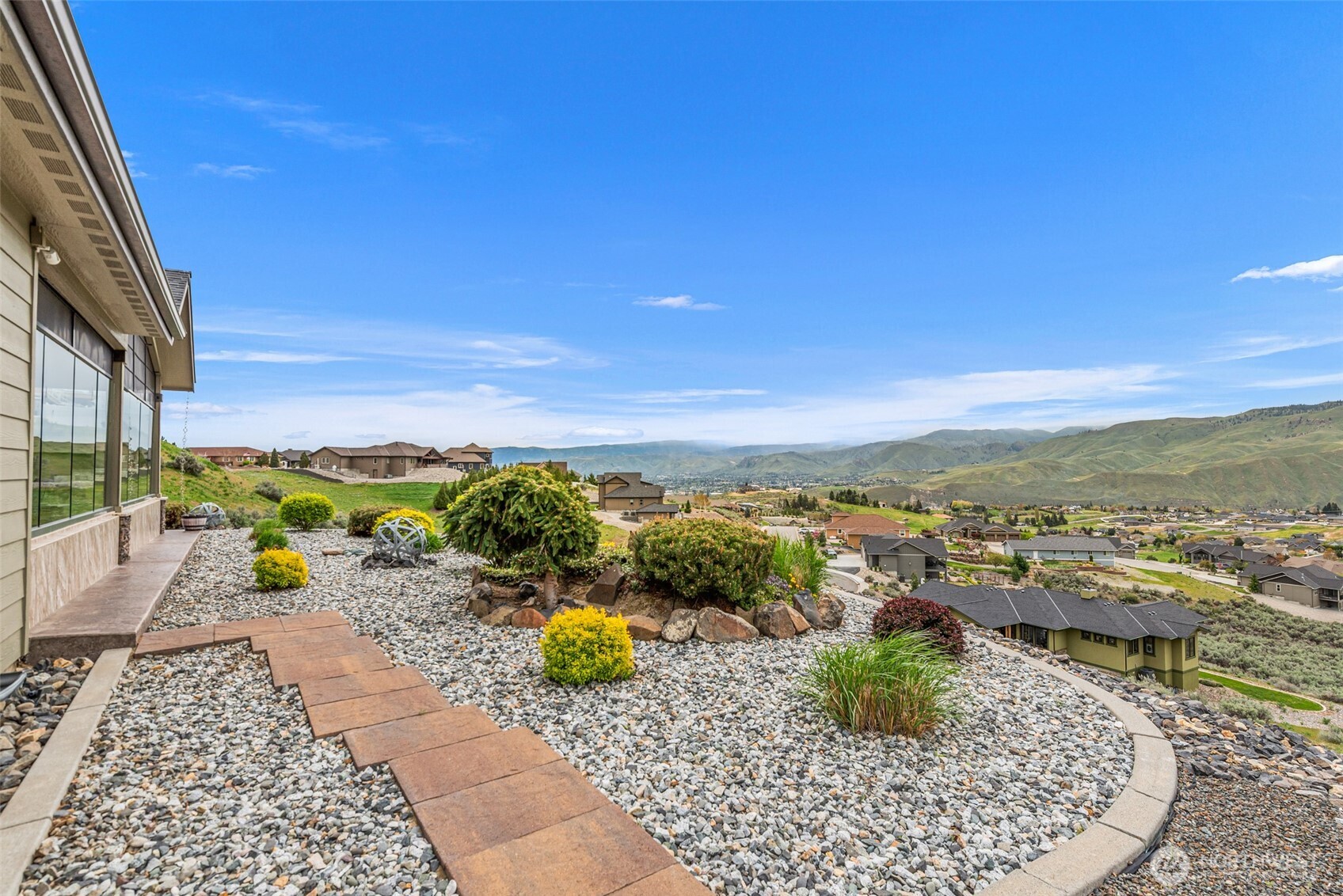 125 E Mountain Brook Lane Wenatchee WA 98801