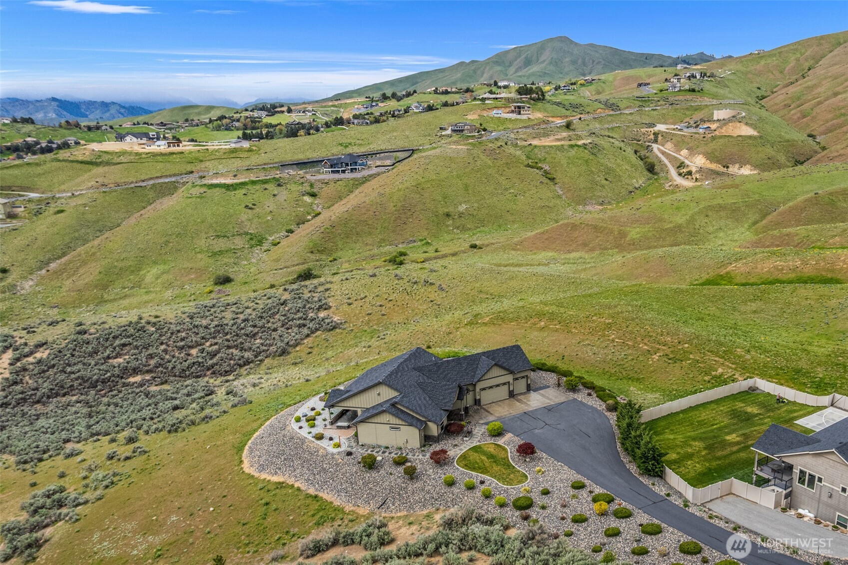 125 E Mountain Brook Lane Wenatchee WA 98801