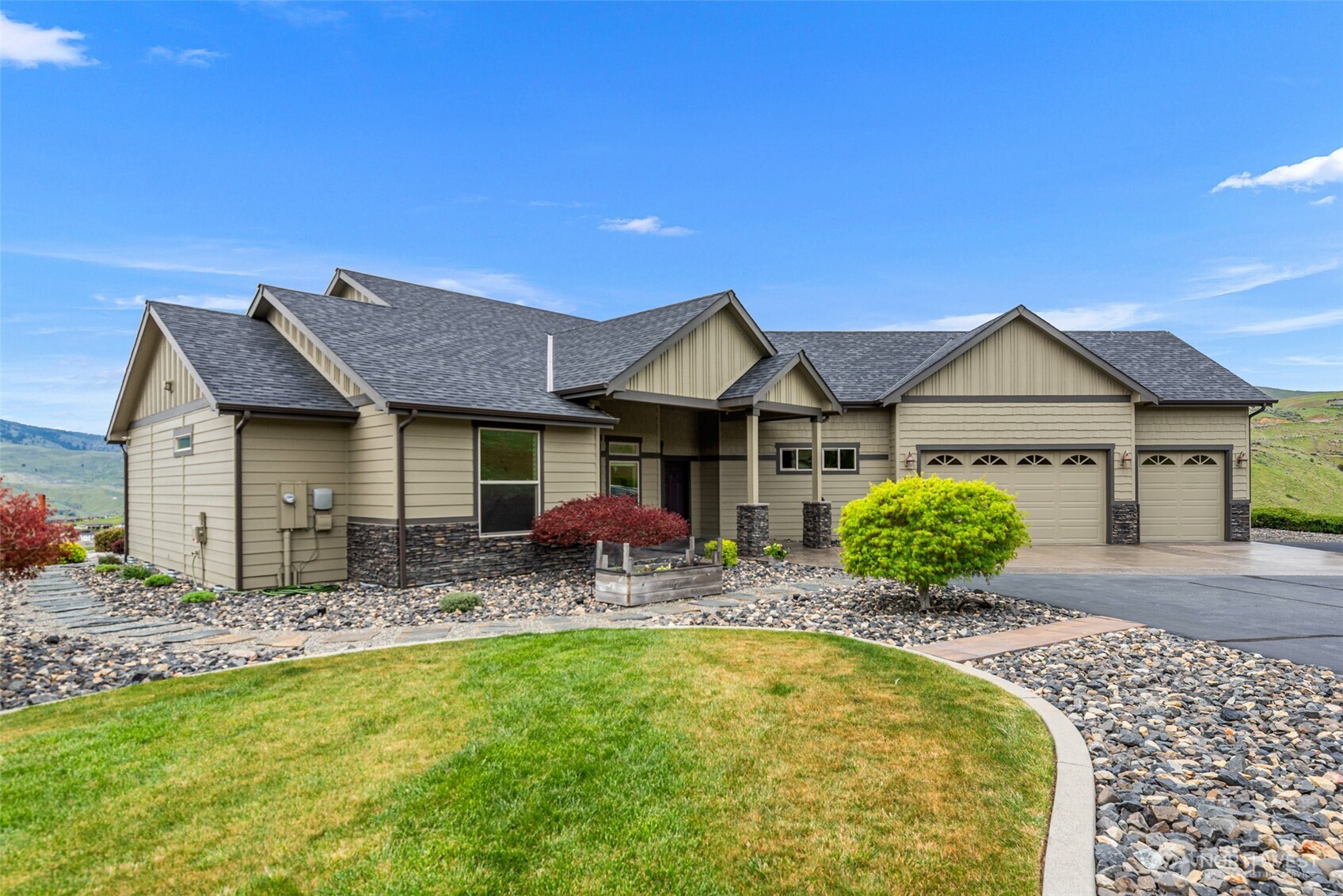 125 E Mountain Brook Lane Wenatchee WA 98801