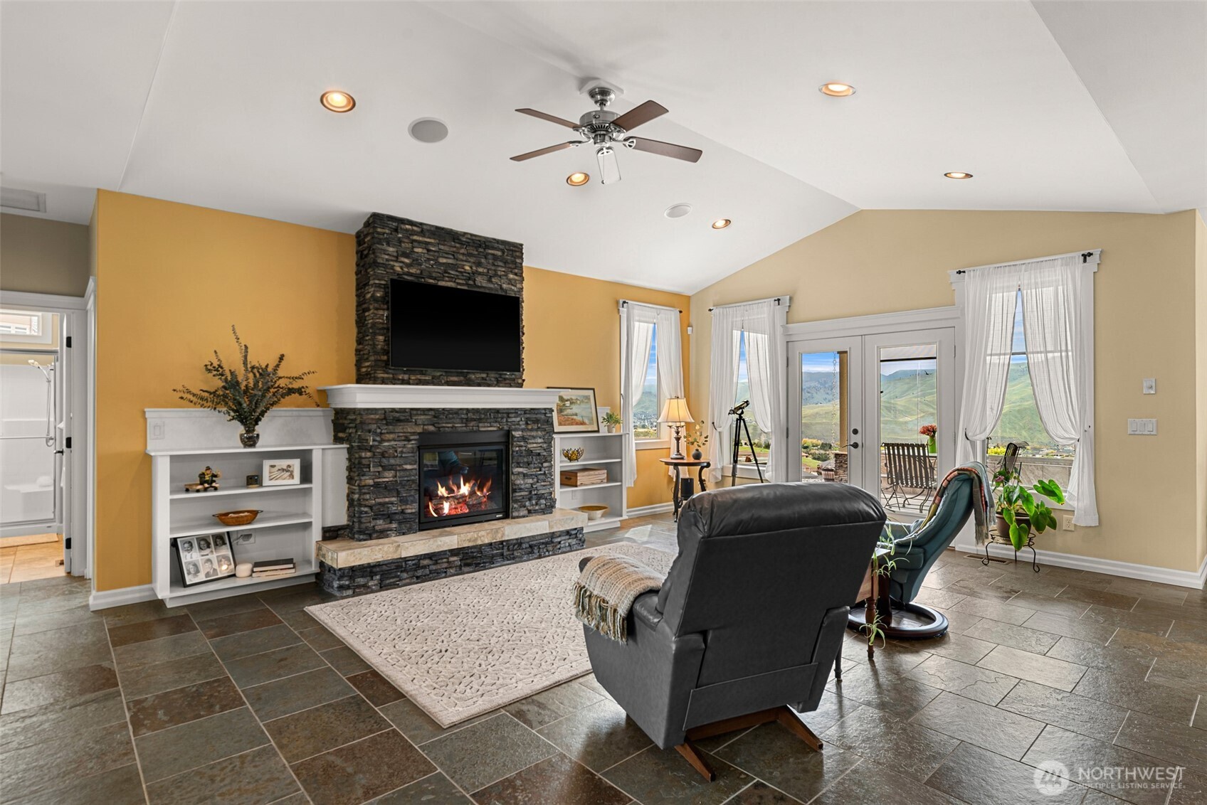 125 E Mountain Brook Lane Wenatchee WA 98801