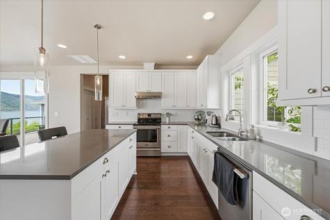 112 Mayer Drive Chelan WA 98816