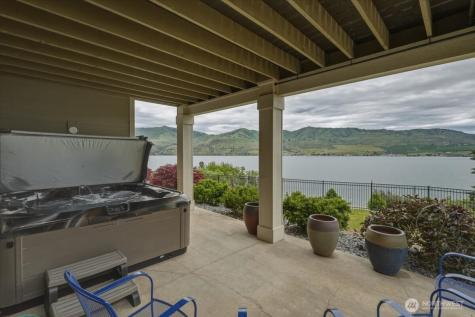 112 Mayer Drive Chelan WA 98816