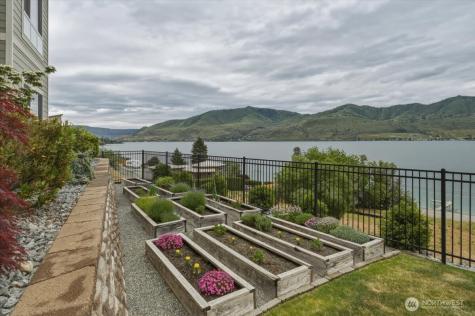 112 Mayer Drive Chelan WA 98816