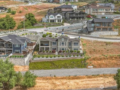 112 Mayer Drive Chelan WA 98816