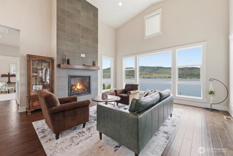 112 Mayer Drive Chelan WA 98816