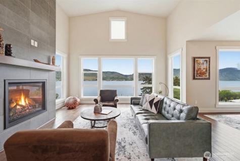 112 Mayer Drive Chelan WA 98816