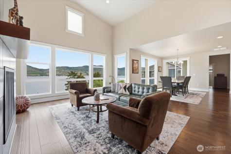 112 Mayer Drive Chelan WA 98816