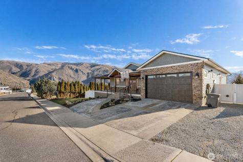 1038 Crest Loop Entiat WA 98822