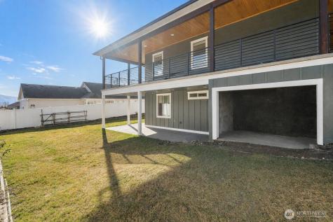 1038 Crest Loop Entiat WA 98822