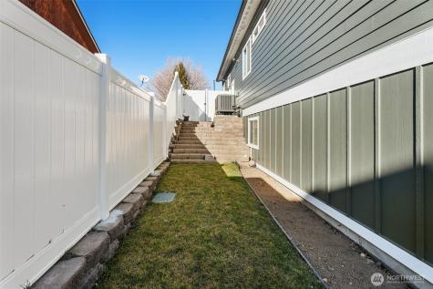 1038 Crest Loop Entiat WA 98822