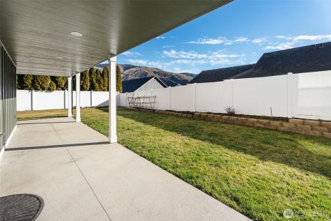 1038 Crest Loop Entiat WA 98822