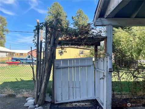 206 E Main Street Coulee City WA 99115