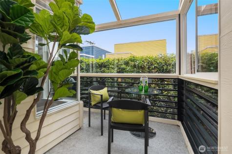 1106 18th Avenue Seattle WA 98122