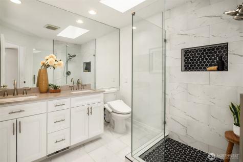 1106 18th Avenue Seattle WA 98122