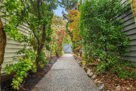 1106 18th Avenue Seattle WA 98122