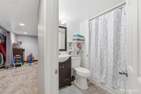 128 N Wehe Avenue Pasco WA 99301