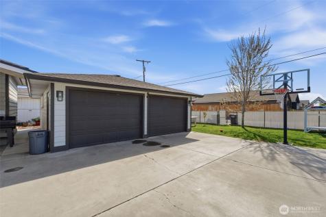 128 N Wehe Avenue Pasco WA 99301