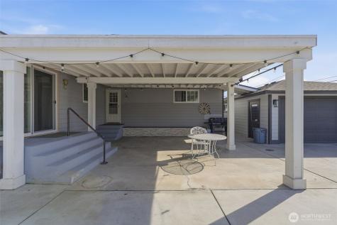 128 N Wehe Avenue Pasco WA 99301