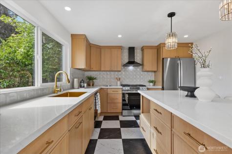 4238 28th Place W Seattle WA 98199