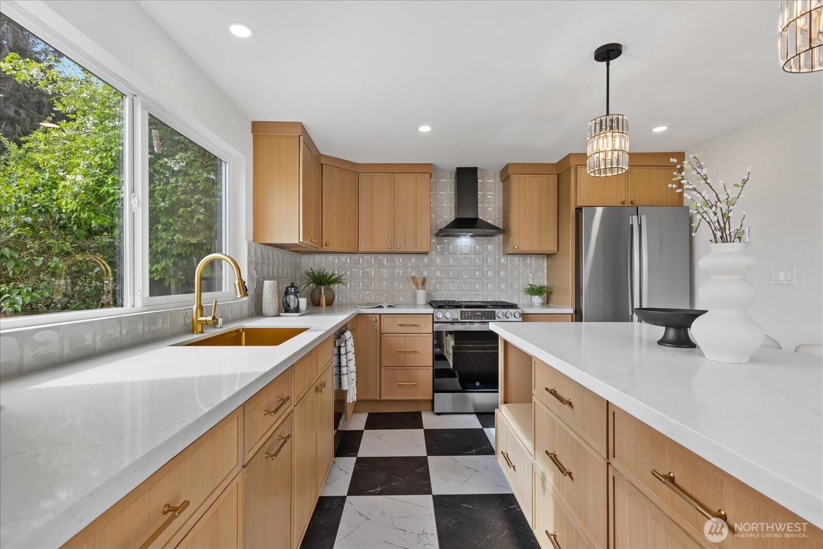 4238 28th Place W Seattle WA 98199
