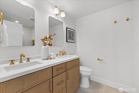 4238 28th Place W Seattle WA 98199
