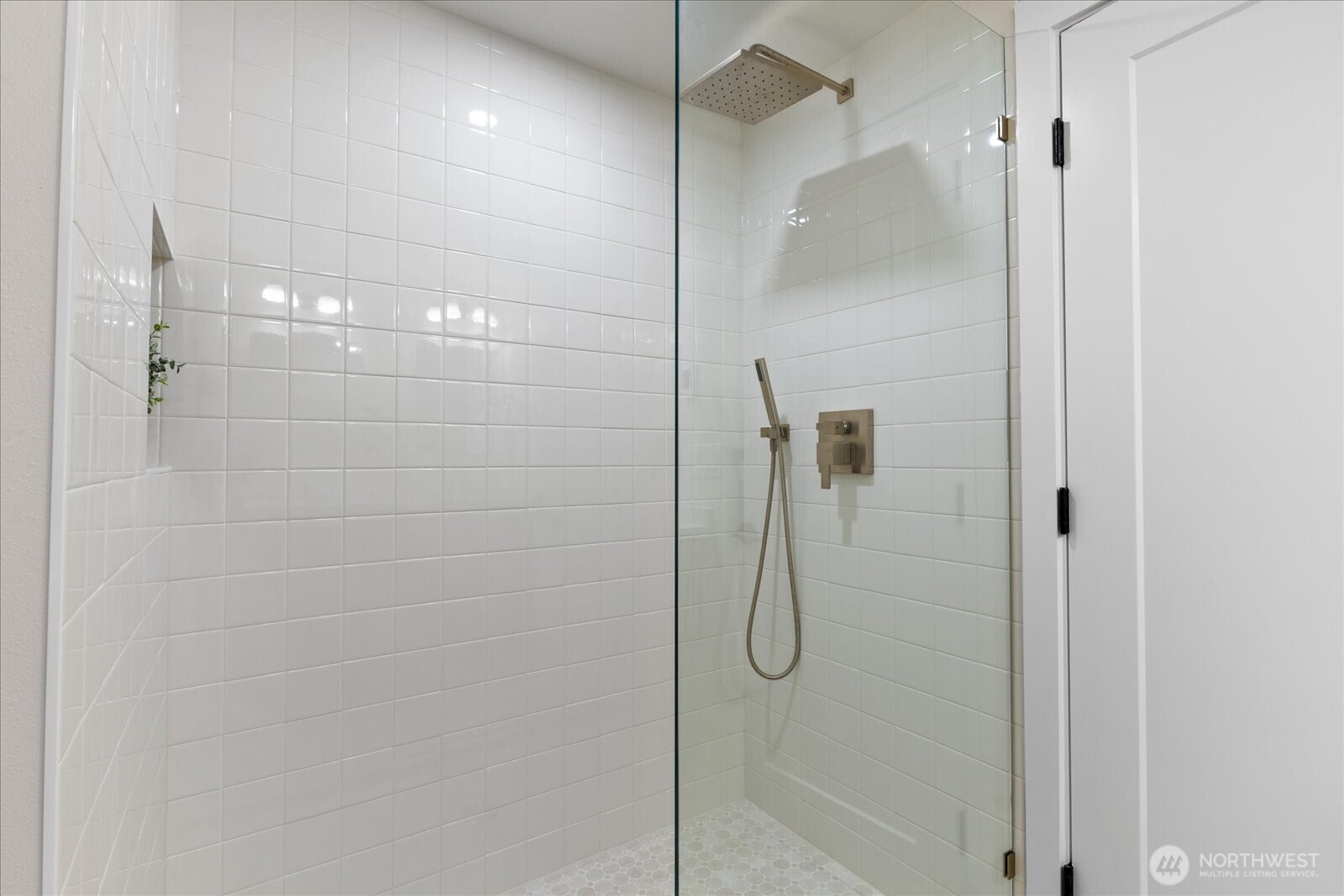 4238 28th Place W Seattle WA 98199