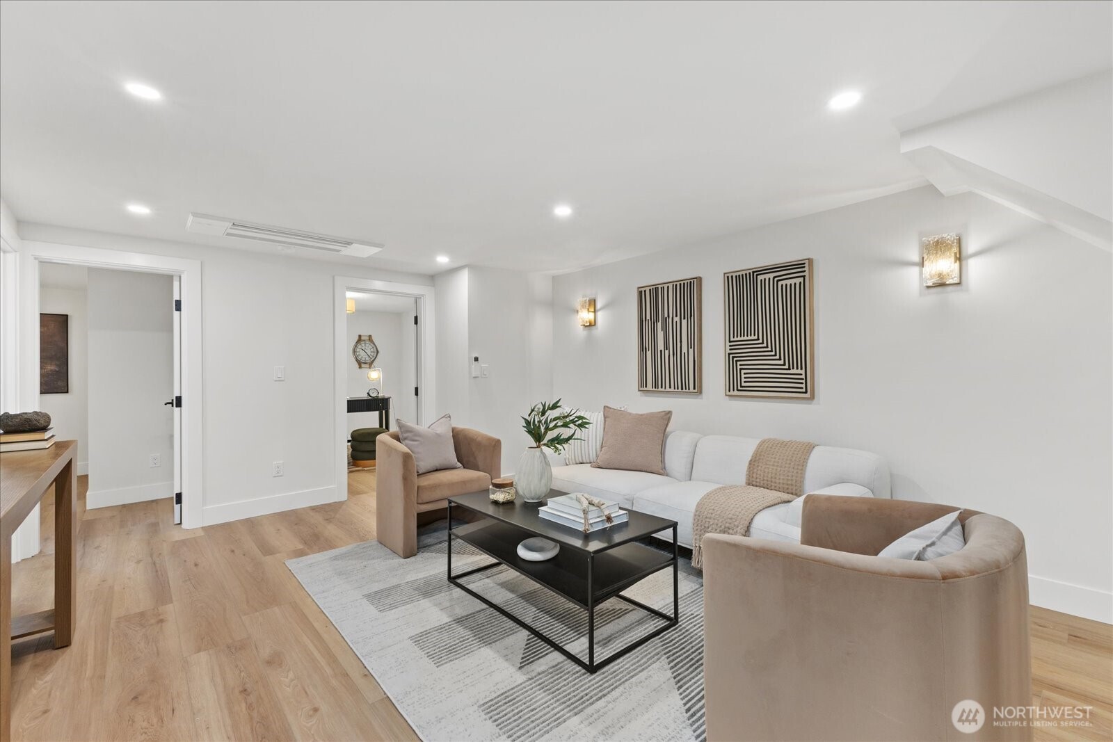 4238 28th Place W Seattle WA 98199