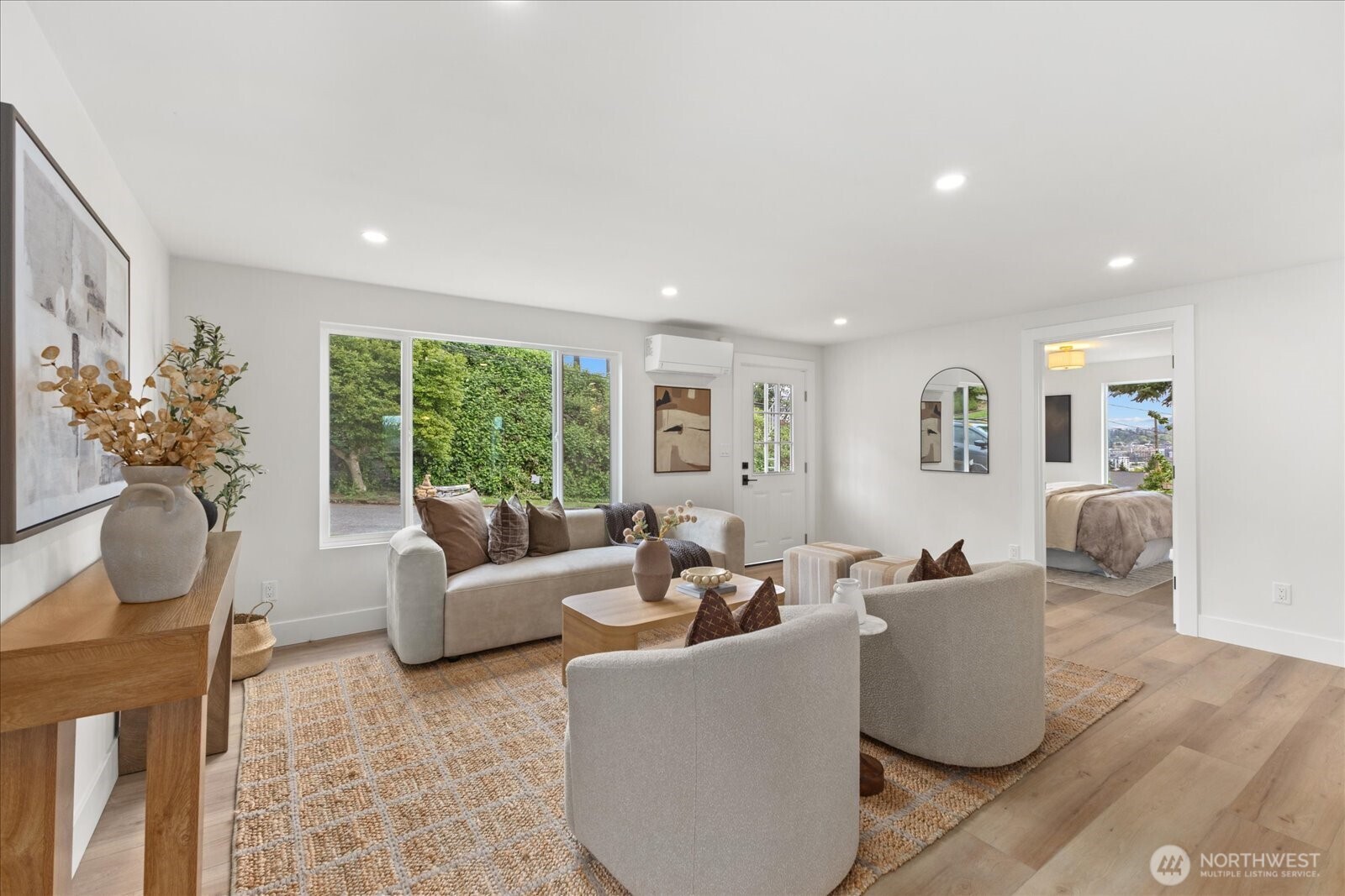 4238 28th Place W Seattle WA 98199