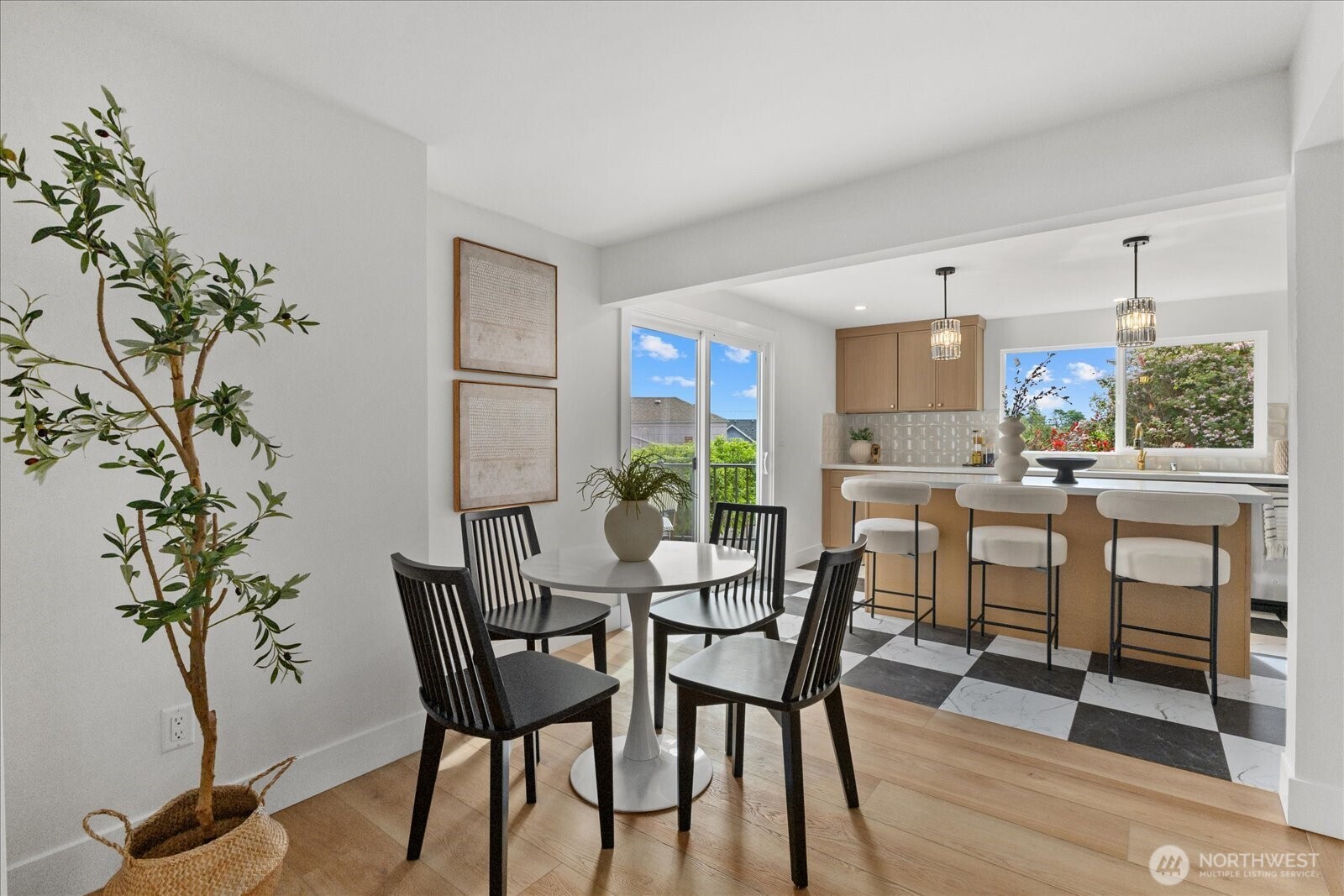 4238 28th Place W Seattle WA 98199