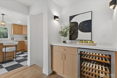 4238 28th Place W Seattle WA 98199