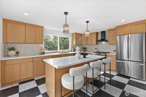 4238 28th Place W Seattle WA 98199