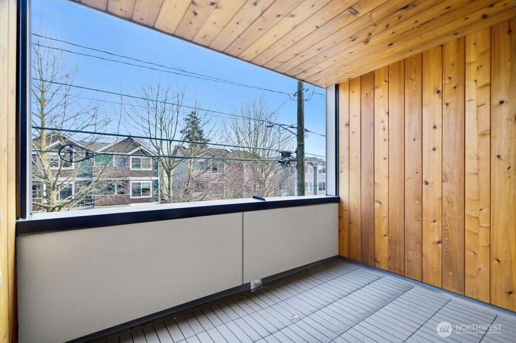 8553 Midvale Avenue N Seattle WA 98103