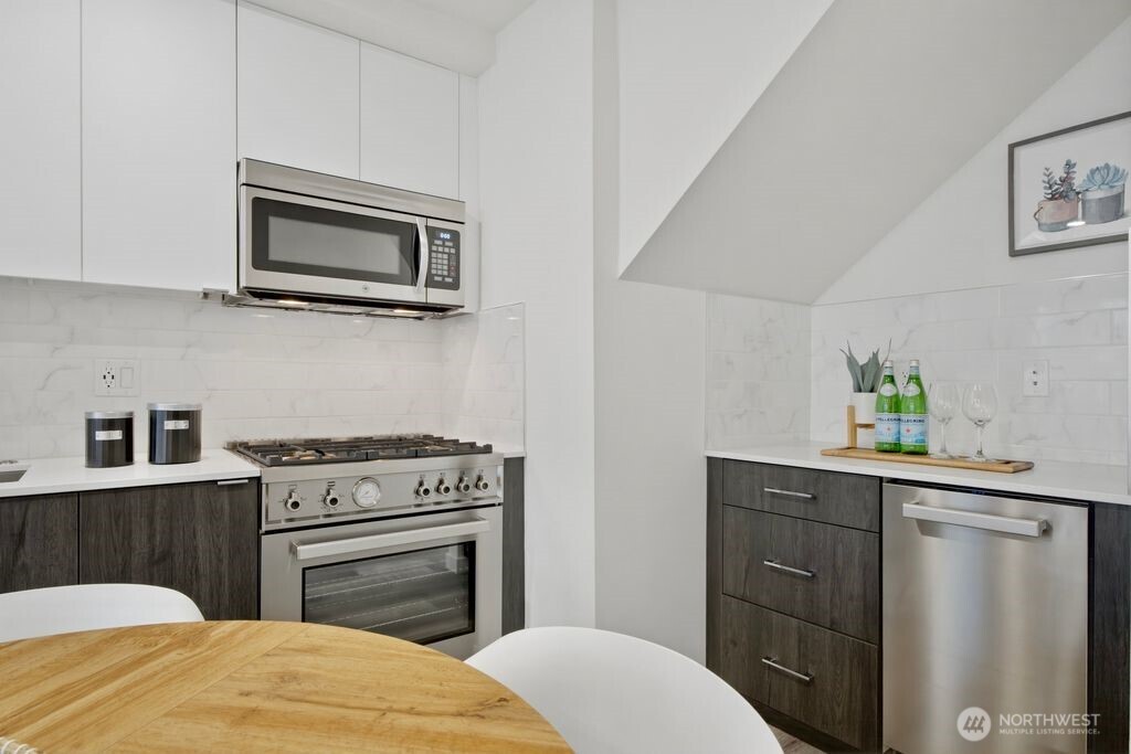 8553 Midvale Avenue N Seattle WA 98103