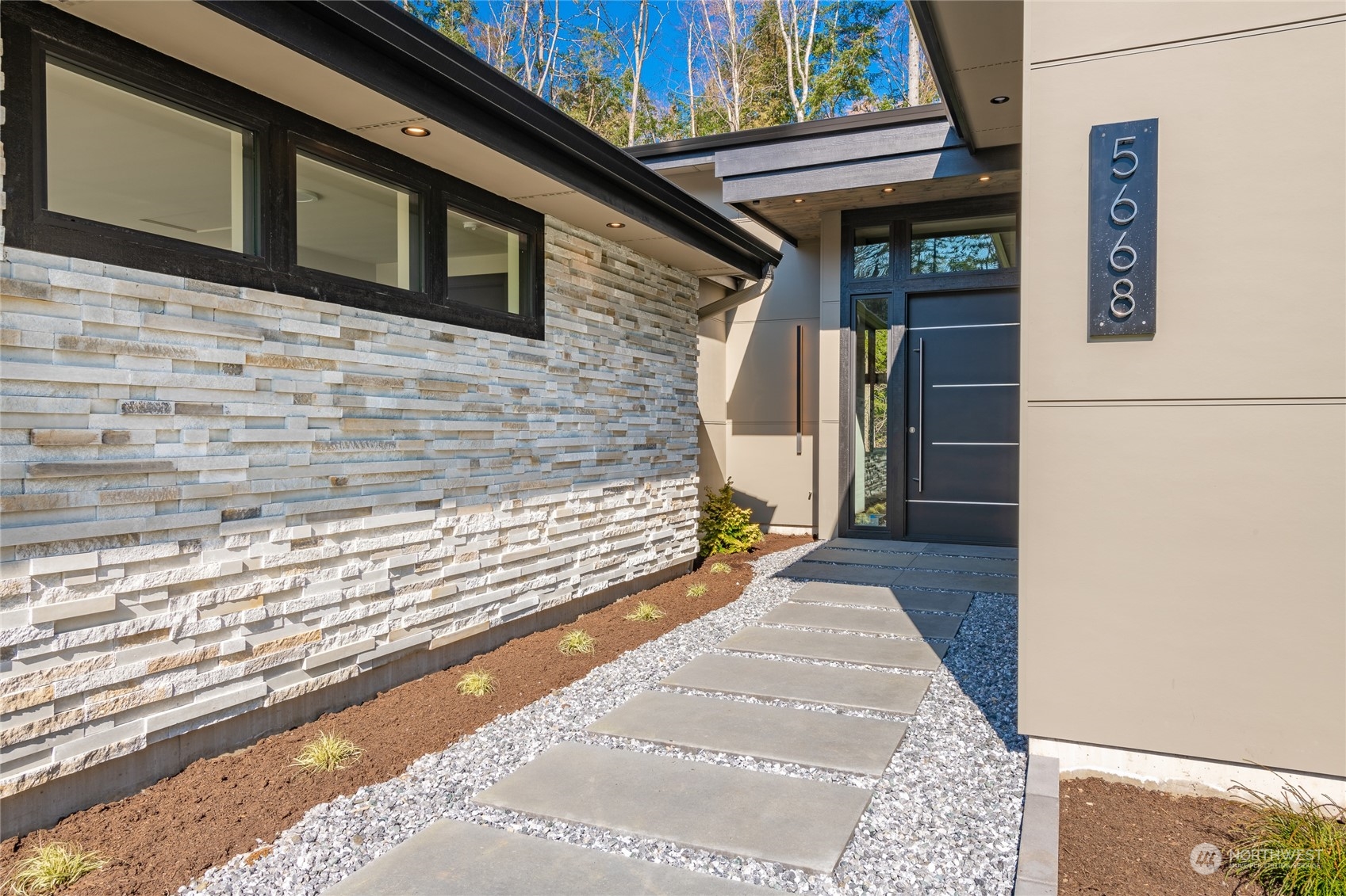 5693 Lux Lane Blaine WA 98230