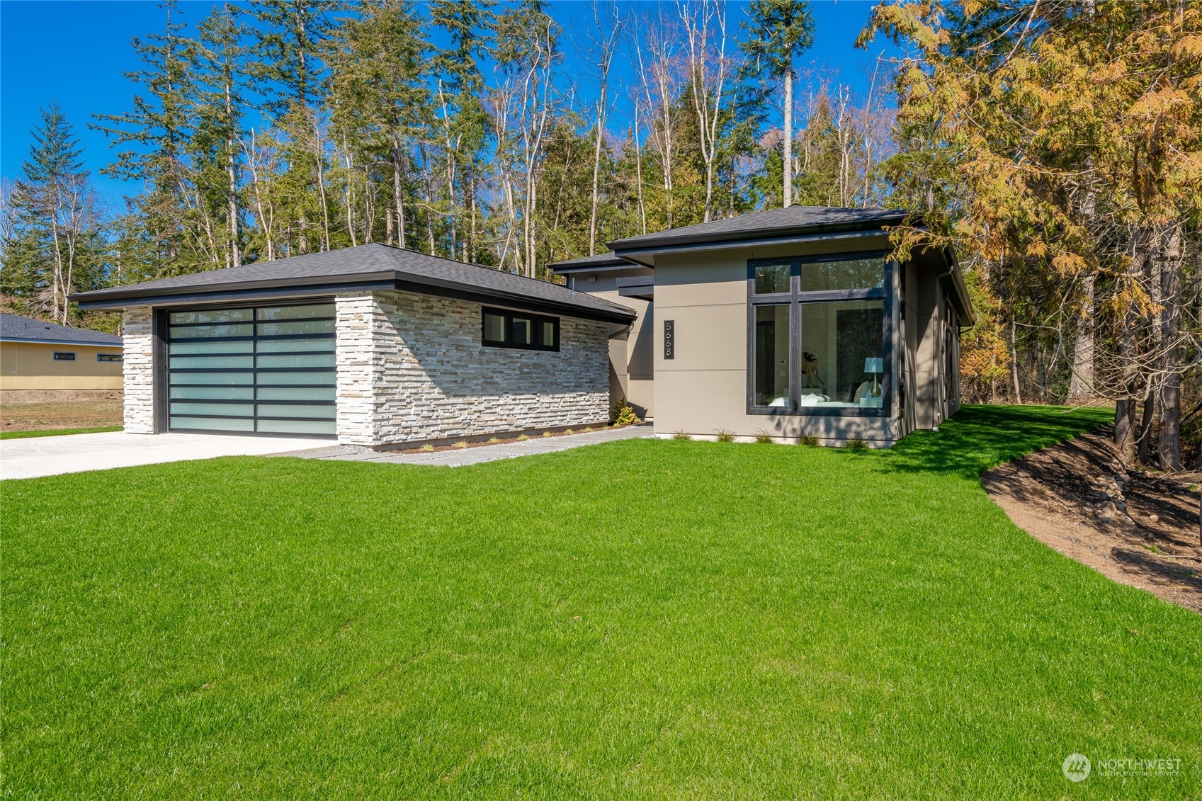 5693 Lux Lane Blaine WA 98230