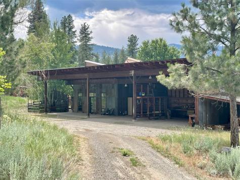 130 Twisp Winthrop Eastside Road Road Twisp WA 98856