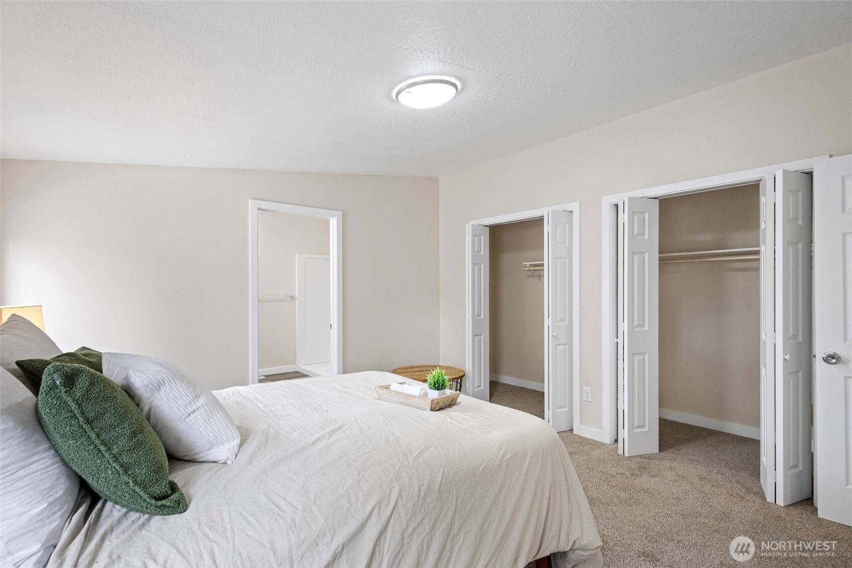 1320 N Oak Harbor Street Oak Harbor WA 98277
