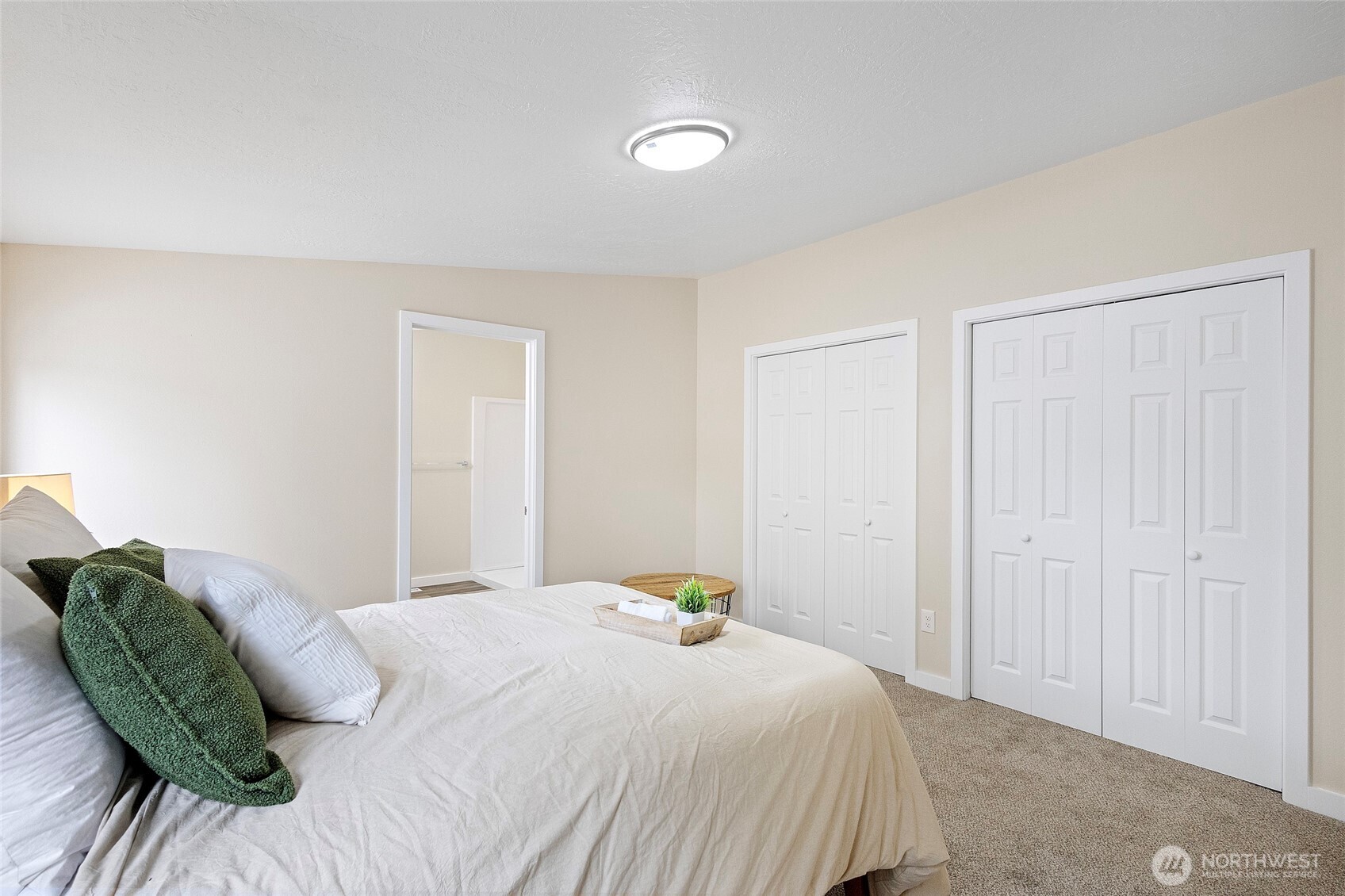 1320 N Oak Harbor Street Oak Harbor WA 98277