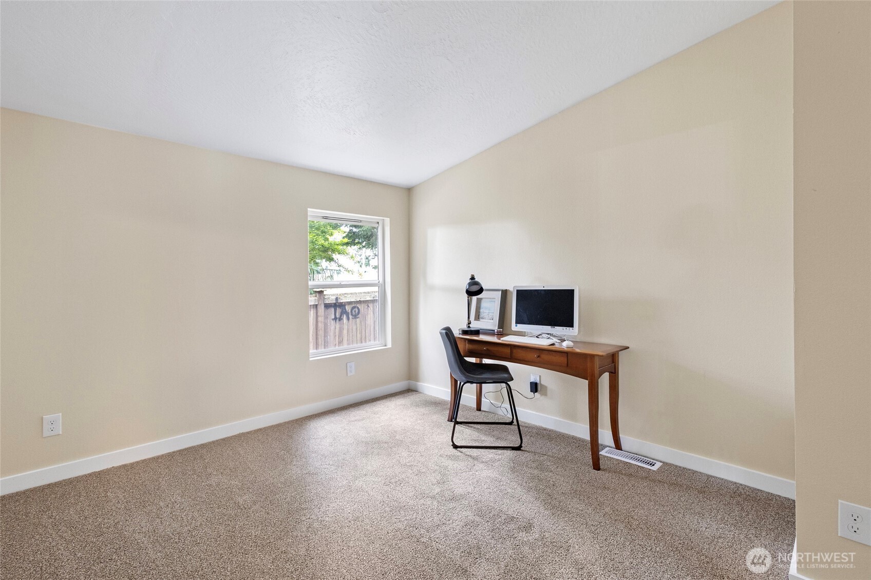 1320 N Oak Harbor Street Oak Harbor WA 98277