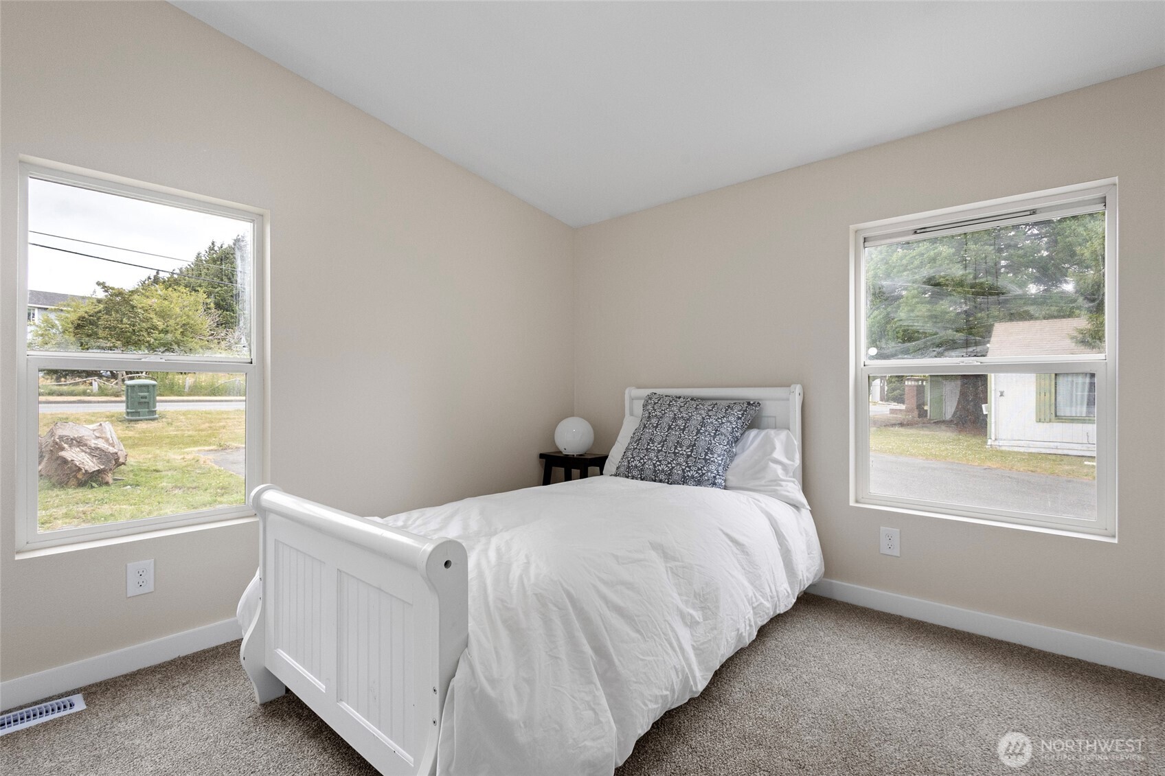1320 N Oak Harbor Street Oak Harbor WA 98277